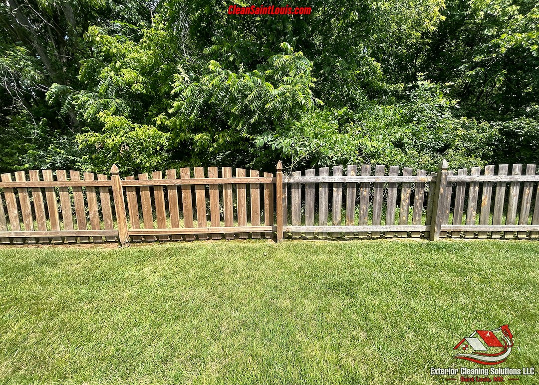 Wood Fence Cleaning in O'Fallon, MO – A Picture-Perfect Transformation